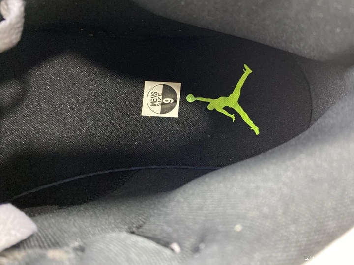 Mid 1 Volt 554724-072  Gunsmoke Jordan 0520